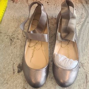 Jessica Simpson flat